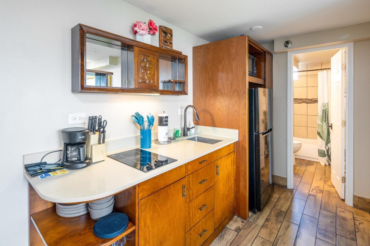 Gorgeous One Bedroom Bamboo Blocks From The Beach Honolulu Exterior foto