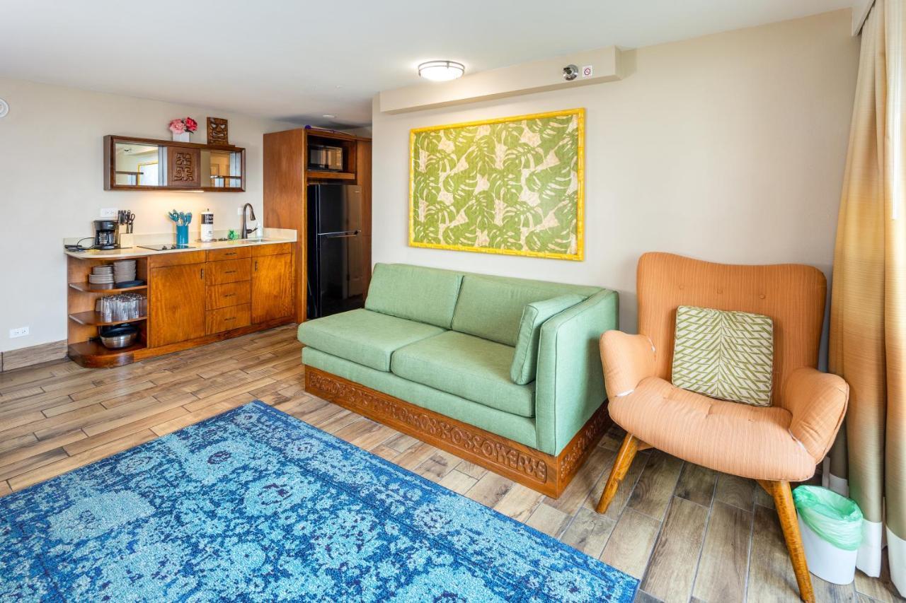 Gorgeous One Bedroom Bamboo Blocks From The Beach Honolulu Exterior foto