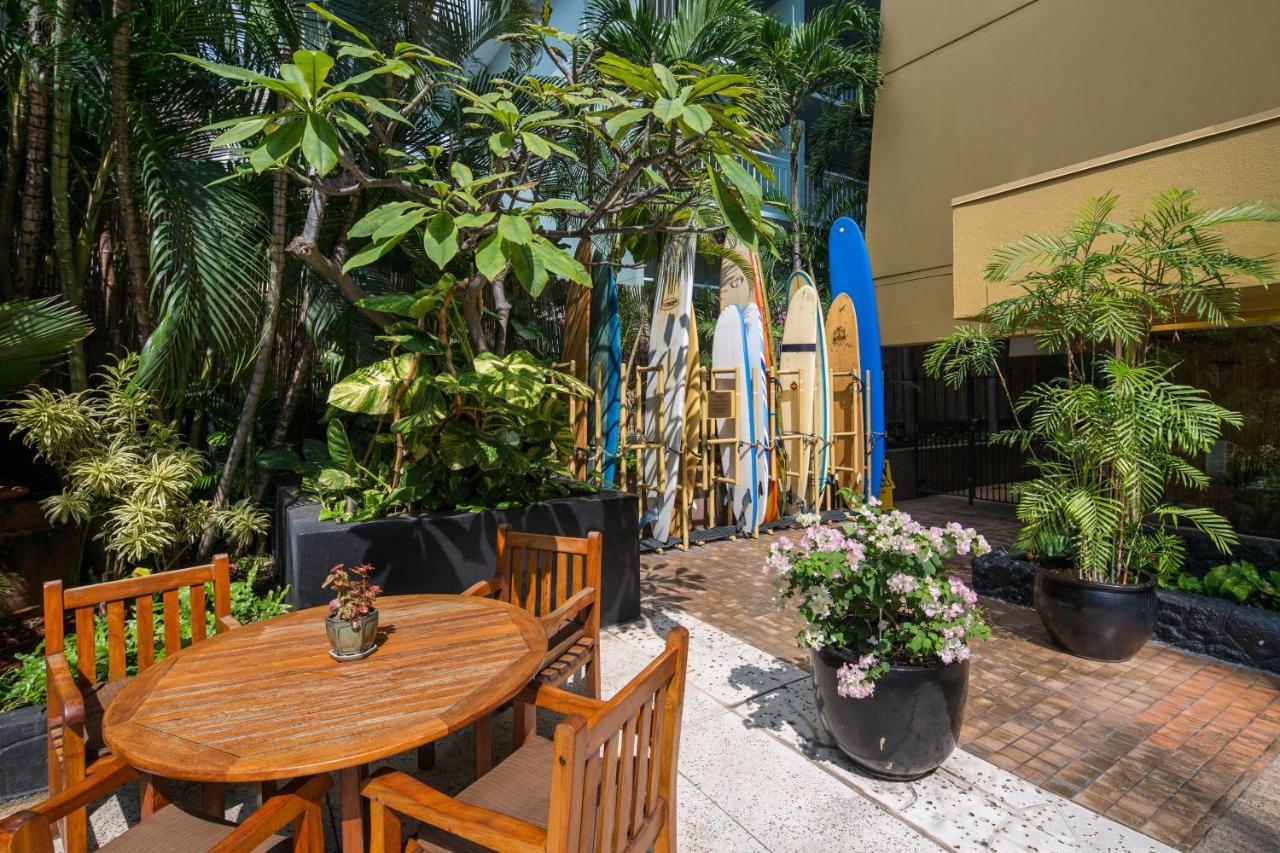 Gorgeous One Bedroom Bamboo Blocks From The Beach Honolulu Exterior foto
